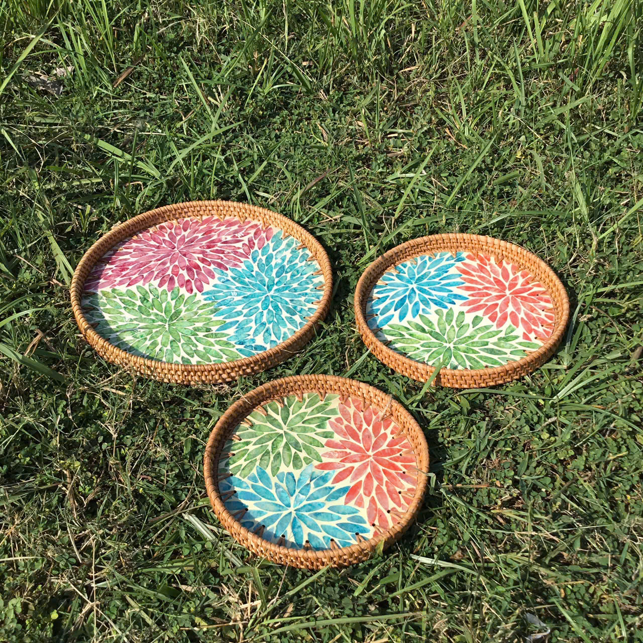 Set of 3 Round Rattan Trays With Patterns